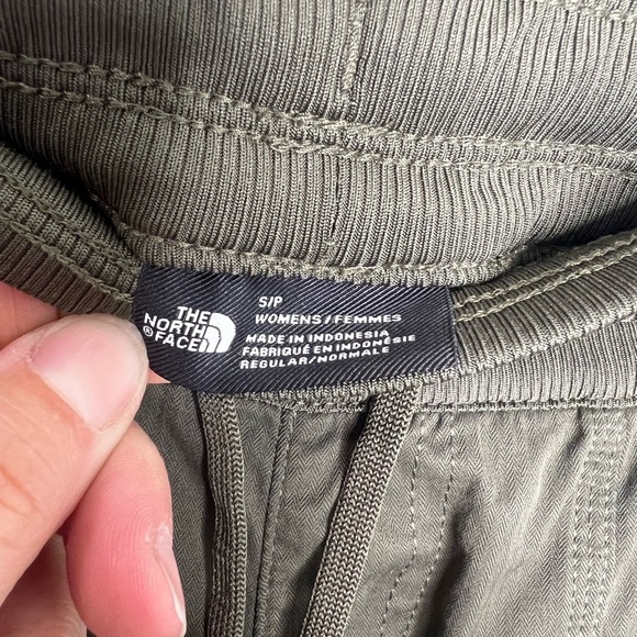 The North Face Capris - Picture 4 of 8